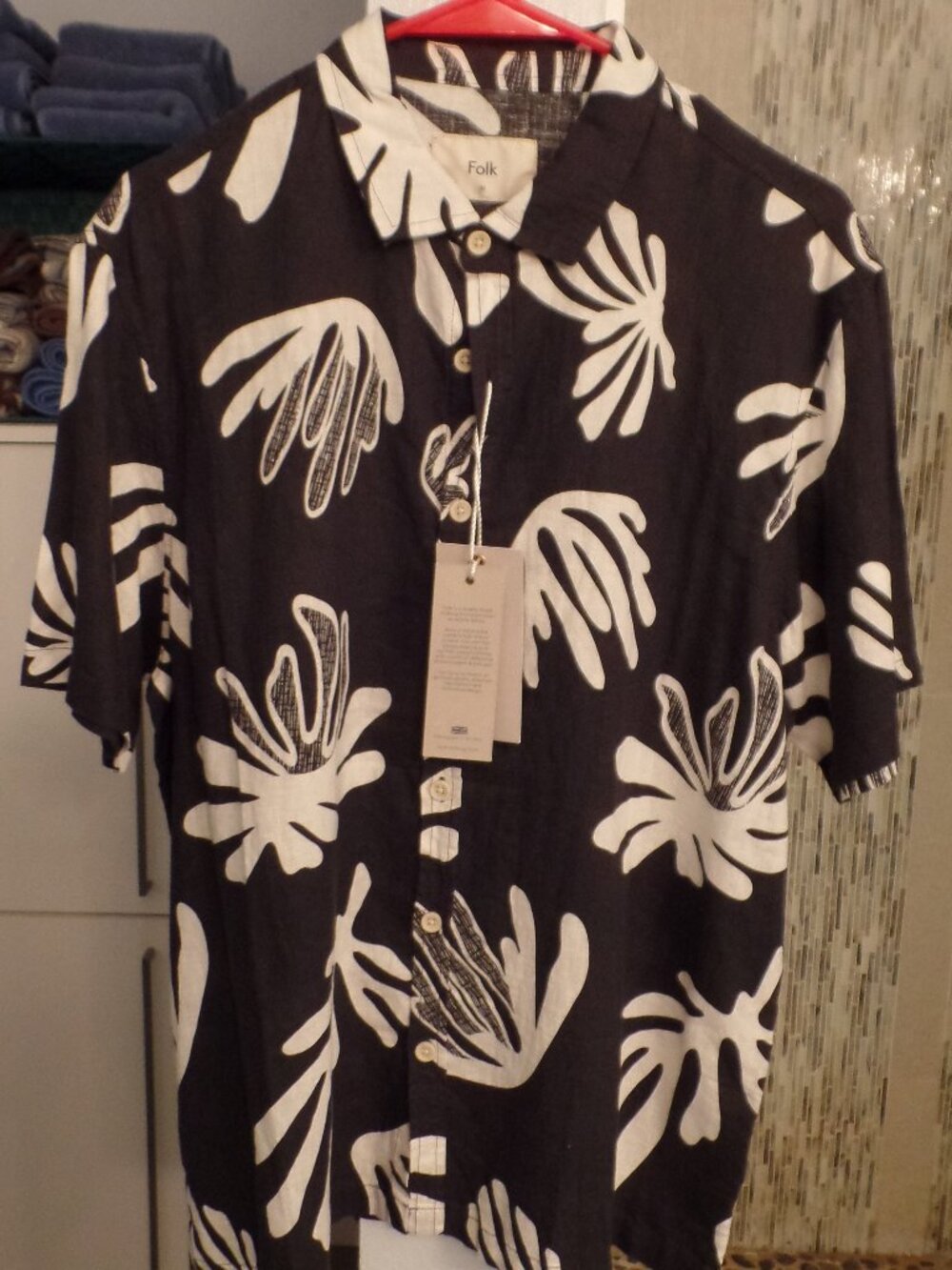 FOLK - Men's Short Sleeve - NWT - Medium